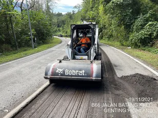 Skid-Steer Loader / Bobcat